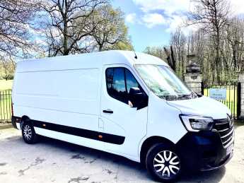 Renault Master 2.3 LM35dCi 135 Business+ Medium Roof Van Panel Van Diesel White at Countryside Commercials (Yorkshire) Ltd Selby
