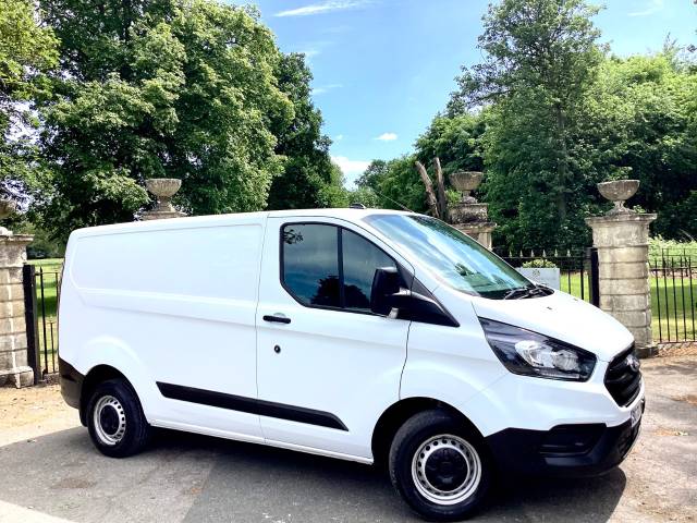 Ford Transit Custom 2.0 EcoBlue 105ps Low Roof Leader Van Panel Van Diesel White
