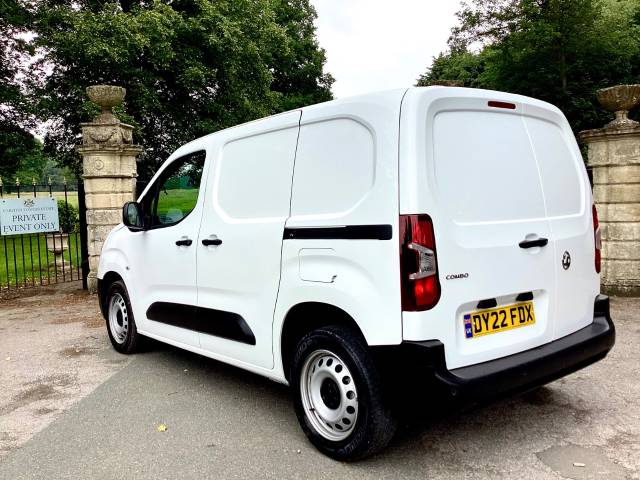 2022 Vauxhall Combo Cargo 2300 1.5 Turbo D 100ps H1 Dynamic Van