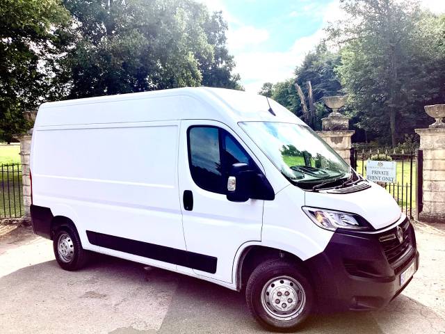 Vauxhall Movano 2.2 Turbo D 140ps H2 Van Prime Panel Van Diesel White
