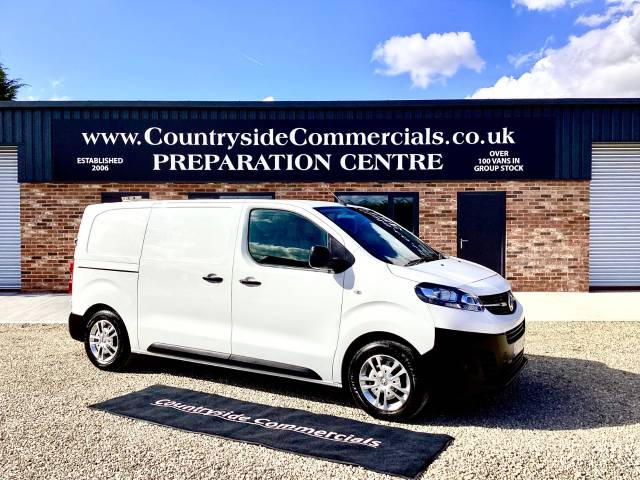 Vauxhall Vivaro 2700 1.5d 120PS Dynamic H1 Van Panel Van Diesel White