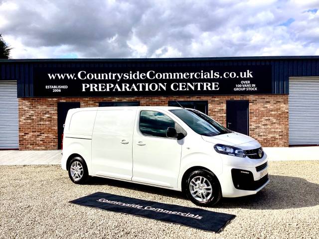 Vauxhall Vivaro 2700 1.5d 120PS Sportive H1 Van Panel Van Diesel White