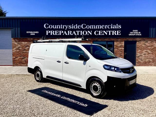 Vauxhall Vivaro 2900 1.5d 100PS Dynamic H1 Van Panel Van Diesel White
