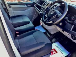 VOLKSWAGEN TRANSPORTER at Countryside Commercials  Selby