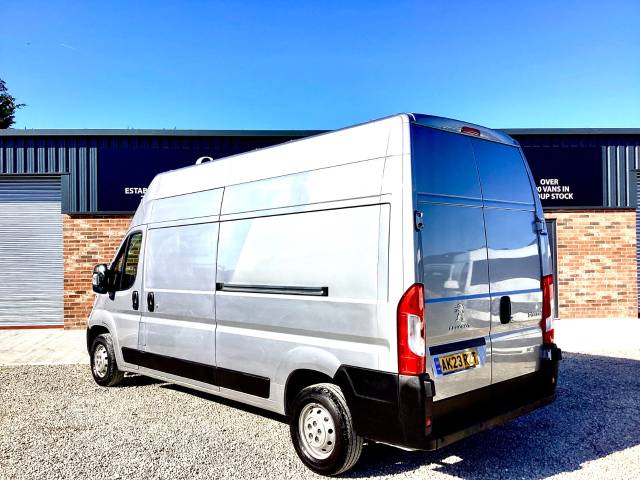 2023 Peugeot Boxer 2.2 BlueHDi H3 Professional Premium+ Van 140ps
